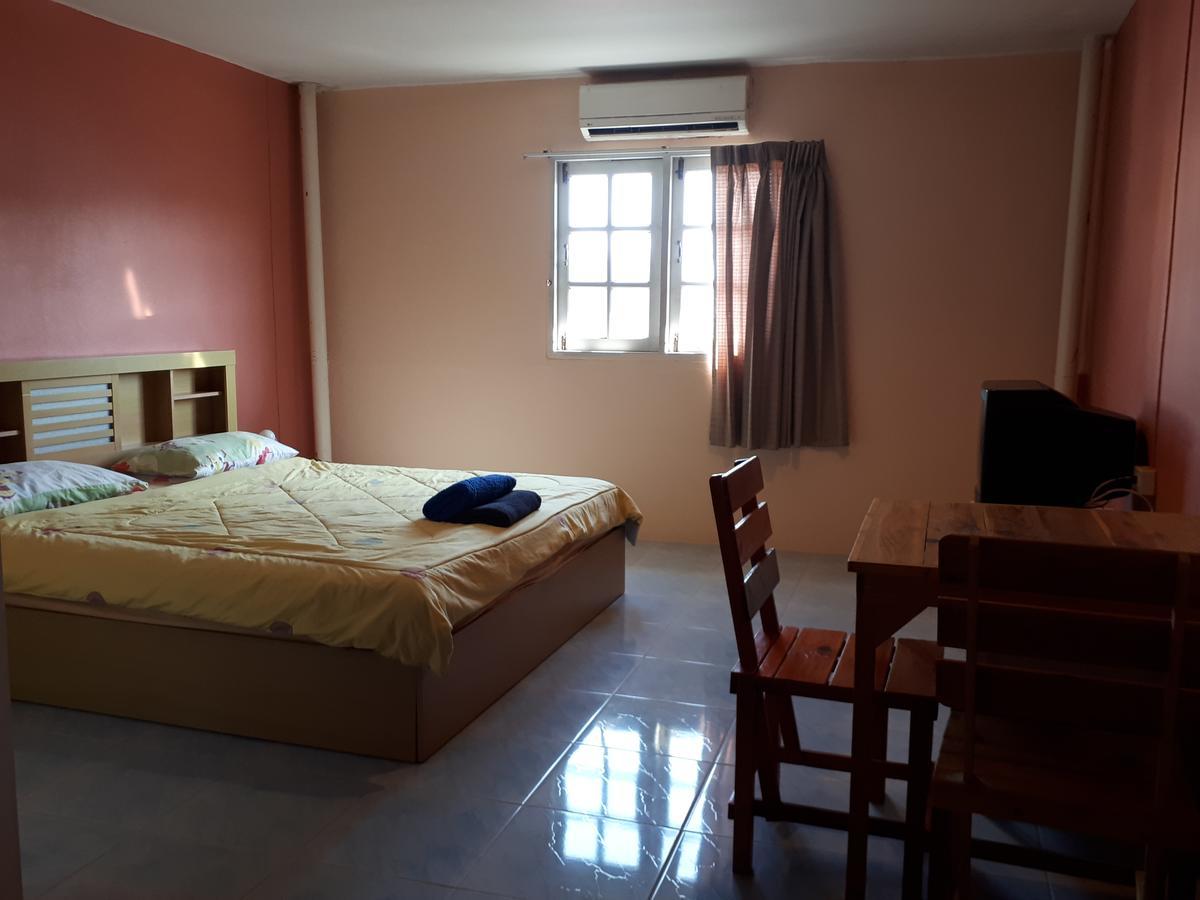 Hana Guesthouse Hua Hin Bagian luar foto