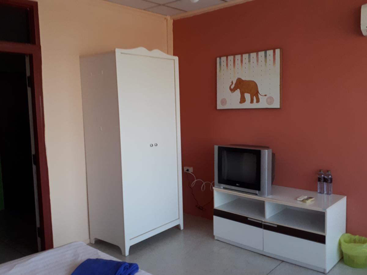 Hana Guesthouse Hua Hin Bagian luar foto