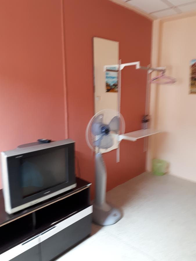 Hana Guesthouse Hua Hin Bagian luar foto
