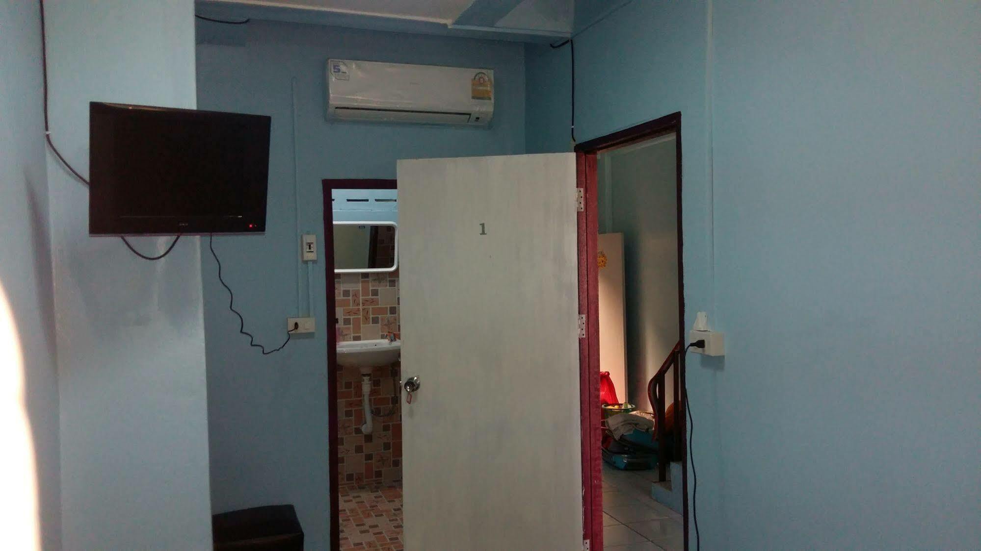 Hana Guesthouse Hua Hin Bagian luar foto
